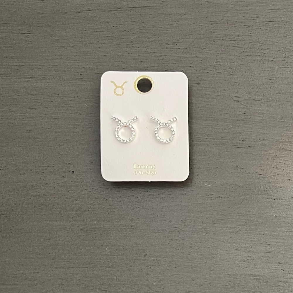 ♉️🐂 Taurus Astrological Zodiac Sign Bull Crystal Silver Earrings Apr 20-May 20